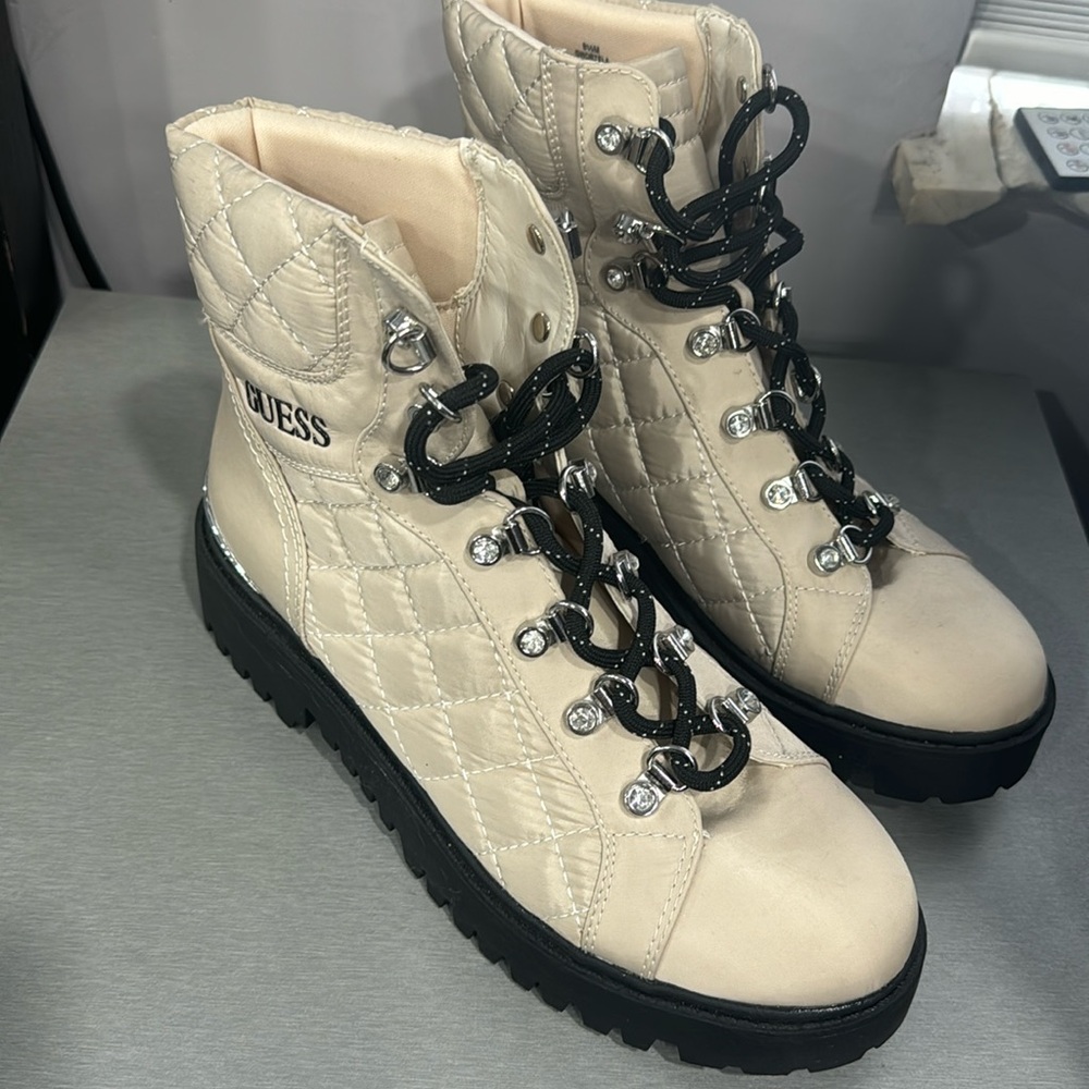 Guess boots with quilted material and stones